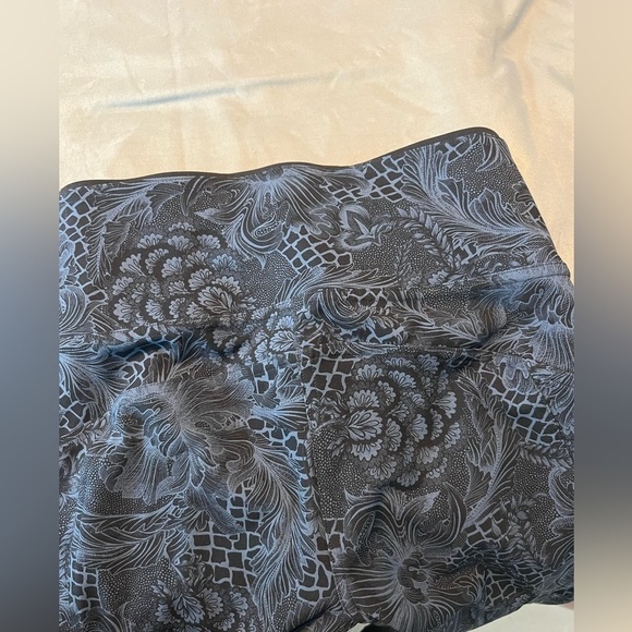 Lululemon Run On Tight (25") - Picture 9 of 10